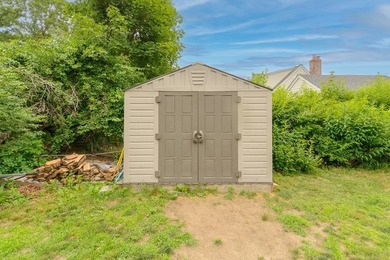 Enjoy this beautifully updated Ranch set on a corner lot w/ - photo 28