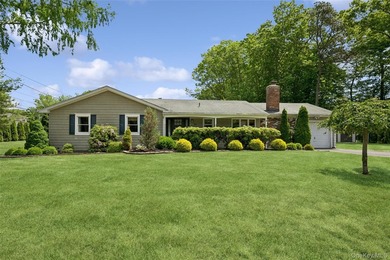Welcome to easy living in this charming 3 bedroom ranch nestled - photo 1