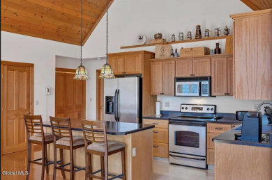 Contemporary lakeview home offers a rare blend of flexibility - photo 4