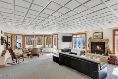 Contemporary lakeview home offers a rare blend of flexibility - photo 17