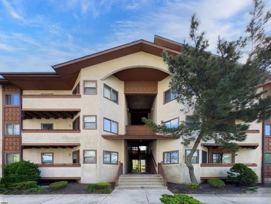 HURRY! AFFORDALBE 3rd floor condo features 2 bedrooms and 1 bath - photo 1