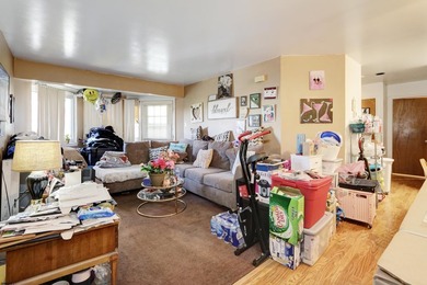 HURRY! AFFORDALBE 3rd floor condo features 2 bedrooms and 1 bath - photo 4