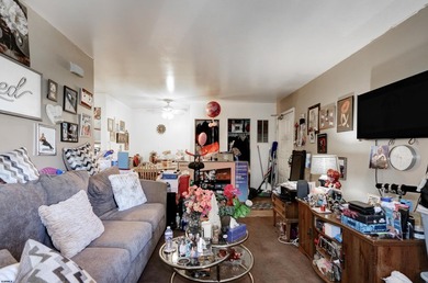 HURRY! AFFORDALBE 3rd floor condo features 2 bedrooms and 1 bath - photo 5