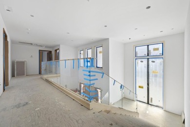 Brand New Luxury Residence in the highly sought-after Bel Aire - photo 13