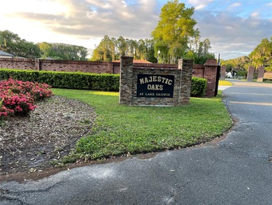 Lake Griffin Lot For Sale in Leesburg Florida