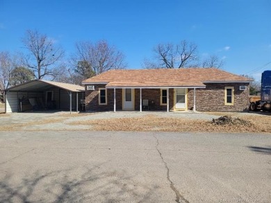 Lake Home For Sale in Eufaula, Oklahoma