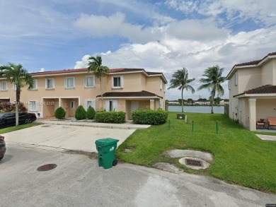 Lake Townhome/Townhouse For Sale in Miami, Florida