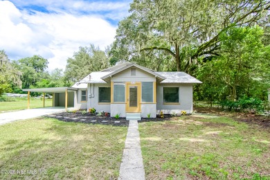 St. Johns River Home For Sale in Palatka Florida