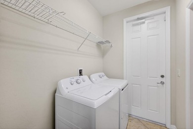 Beautifully updated 3-bedroom, 2.5-bath townhome with a 1-car - photo 14