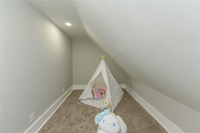 Welcome to 1144 North Street! Totally renovated, a rare six - photo 27