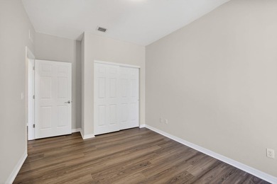 Beautifully updated 3-bedroom, 2.5-bath townhome with a 1-car - photo 27