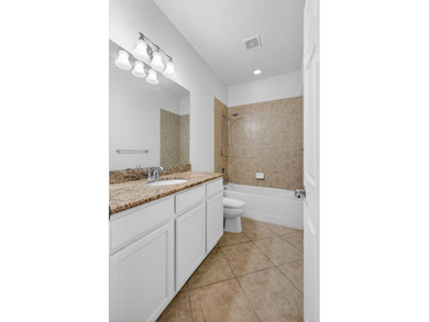 Beautifully updated 3-bedroom, 2.5-bath townhome with a 1-car - photo 32