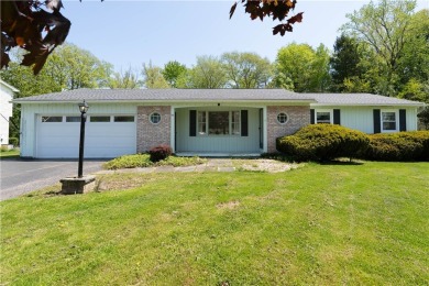 Lake Home Sale Pending in Perinton, New York