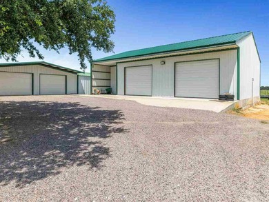Experience the best of country lake living on 5.4 acres, just 4 - photo 37