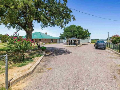 Experience the best of country lake living on 5.4 acres, just 4 - photo 40