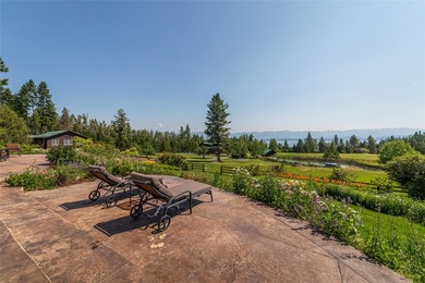 Spanning over 23 acres of meticulously manicured grounds, this - photo 40
