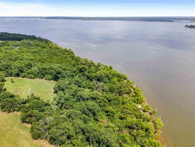 Experience the best of country lake living on 5.4 acres, just 4 - photo 45