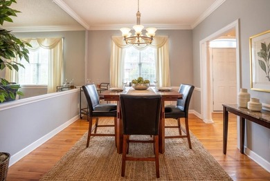 Welcome Home! Gorgeous Traditional Full Brick home with pool - photo 8