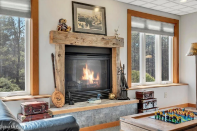 Contemporary lakeview home offers a rare blend of flexibility - photo 19