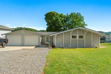Lake Home For Sale in Dandridge, Tennessee