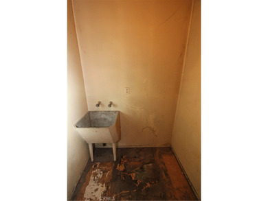 Probate Fixer Opportunity! This is a court-confirmation sale - photo 17