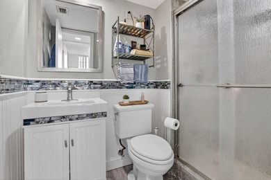 Spectacular lake and golf course views from this light and - photo 21