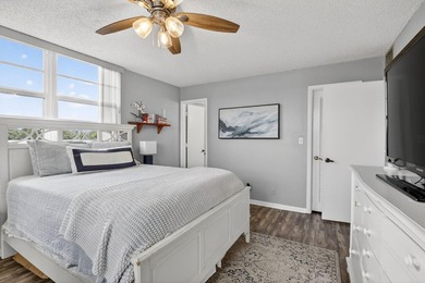 Spectacular lake and golf course views from this light and - photo 23