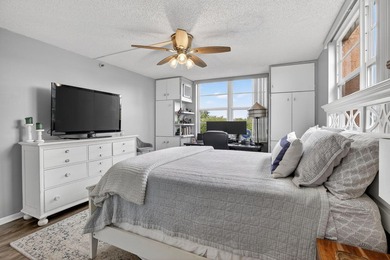 Spectacular lake and golf course views from this light and - photo 24