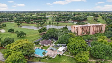 Spectacular lake and golf course views from this light and - photo 34