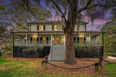 Discover classic Southern charm in this beautiful colonial style - photo 1