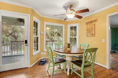 Discover classic Southern charm in this beautiful colonial style - photo 5
