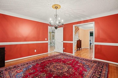 Discover classic Southern charm in this beautiful colonial style - photo 8