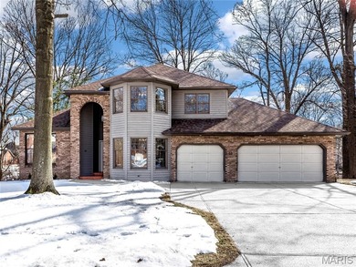 (private lake, pond, creek) Home For Sale in Collinsville Illinois