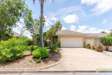 Welcome to this charming 3-bedroom, 2-bath Golf Villa located in - photo 1