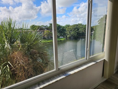 Lake Condo For Sale in Sunrise, Florida