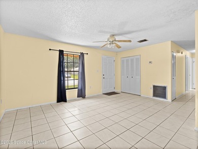 Welcome to this charming 3-bedroom, 2-bathroom home that - photo 17
