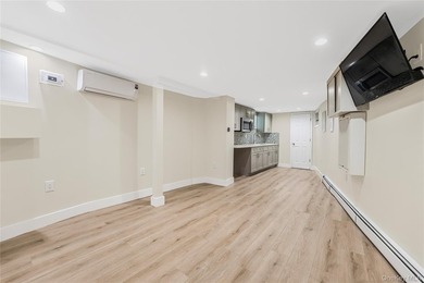 Move right into this beautifully renovated single-family home - photo 19