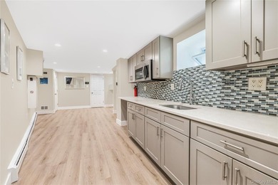 Move right into this beautifully renovated single-family home - photo 20