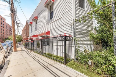Move right into this beautifully renovated single-family home - photo 24