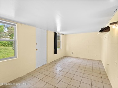 Welcome to this charming 3-bedroom, 2-bathroom home that - photo 24