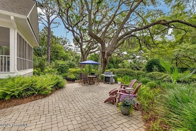 Behind the gates of the prestigious Black Banks Plantation, 31 - photo 46