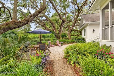 Behind the gates of the prestigious Black Banks Plantation, 31 - photo 48