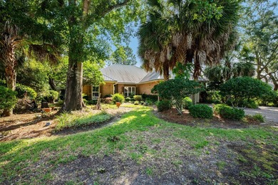Stunning Lakefront Retreat with Custom Woodwork & Westerly - photo 1