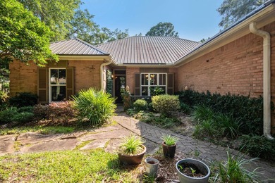 Stunning Lakefront Retreat with Custom Woodwork & Westerly - photo 7