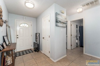 Welcome to **27 Lakewood Dr.** in Laguna Vista, Texas! This - photo 7