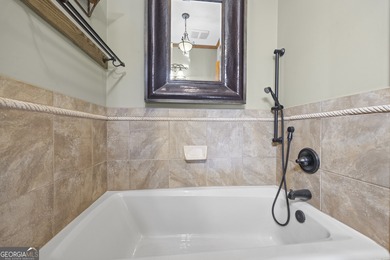 Lake Hartwell Classic Craftsmanship | Paynes Creek Perfection - photo 14
