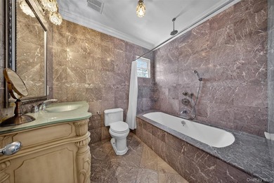 Stunning luxury one-family home in the heart of Flushing! - photo 19