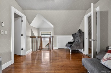 Stunning luxury one-family home in the heart of Flushing! - photo 23