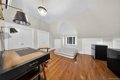 Stunning luxury one-family home in the heart of Flushing! - photo 24