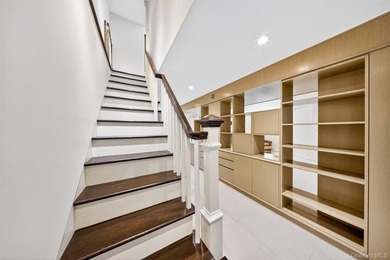 Stunning luxury one-family home in the heart of Flushing! - photo 26